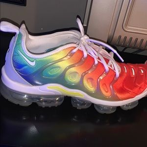 vapormax plus rainbow
